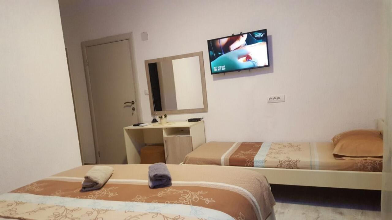 Apartments Ardoni Улцин Екстериор снимка