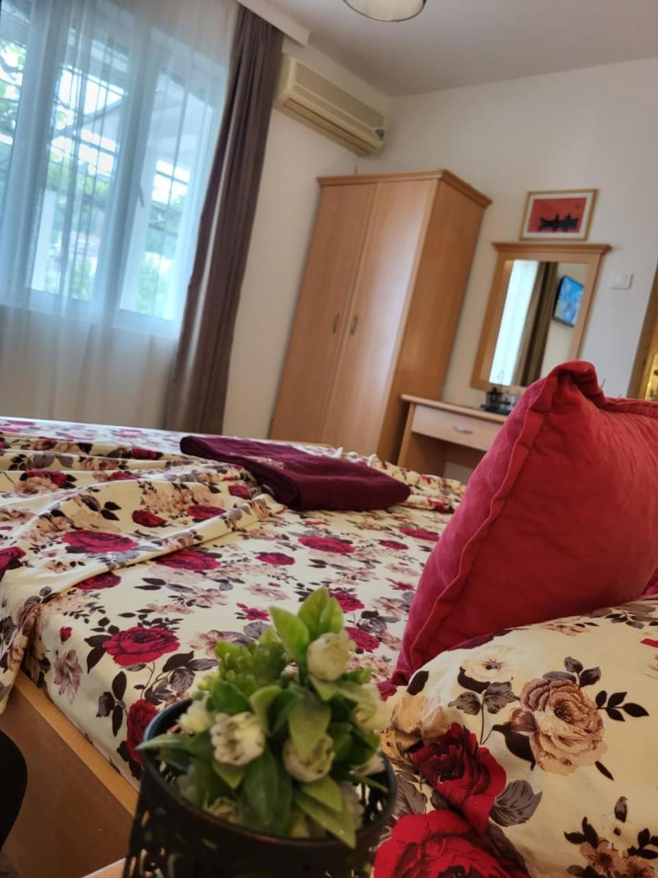 Apartments Ardoni Улцин Екстериор снимка