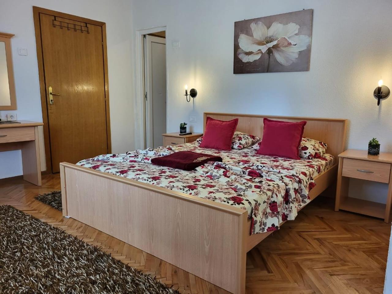 Apartments Ardoni Улцин Екстериор снимка