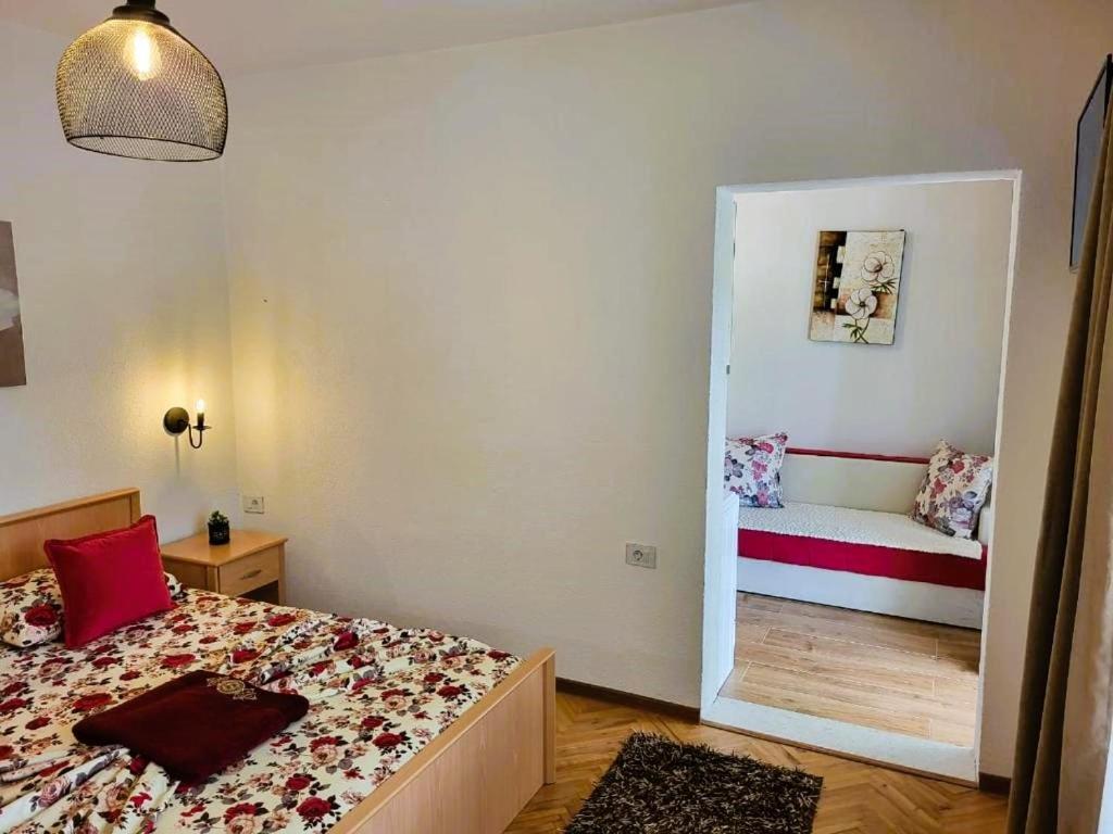 Apartments Ardoni Улцин Екстериор снимка